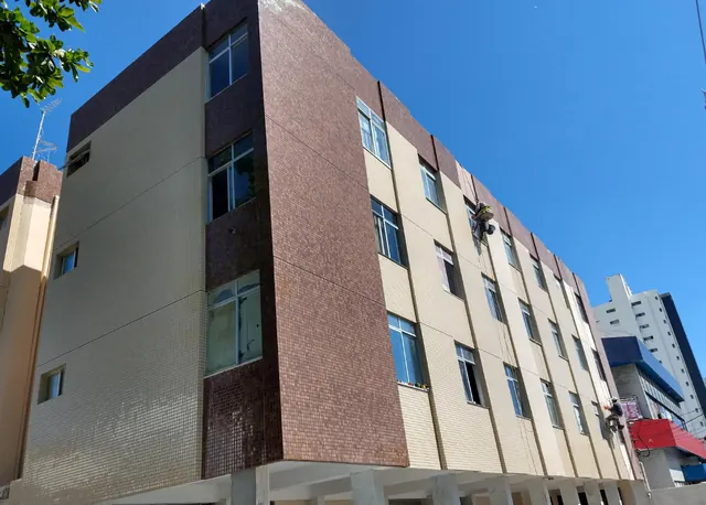 Cond. Edf. Joia da Praia — Costa Azul, obra da Cerqueira Avance
