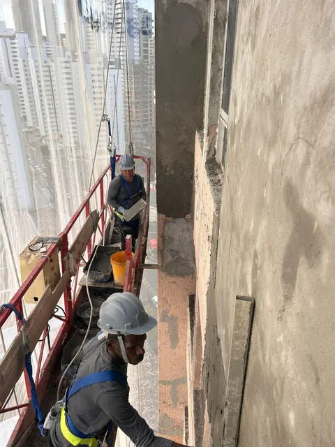 Regularização do reboco — Cond. Edf. Mansão do Atlântico, Pituba