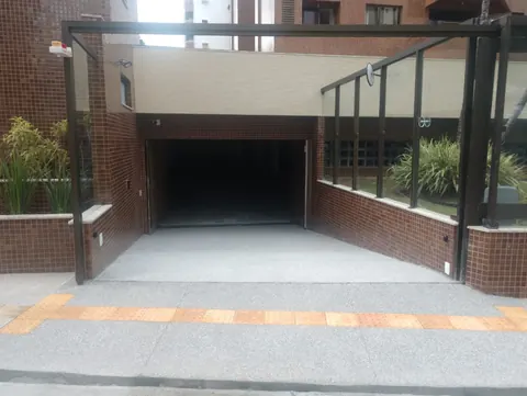 Instalação de piso tátil — Cond. Edf. Silverstone, Pituba